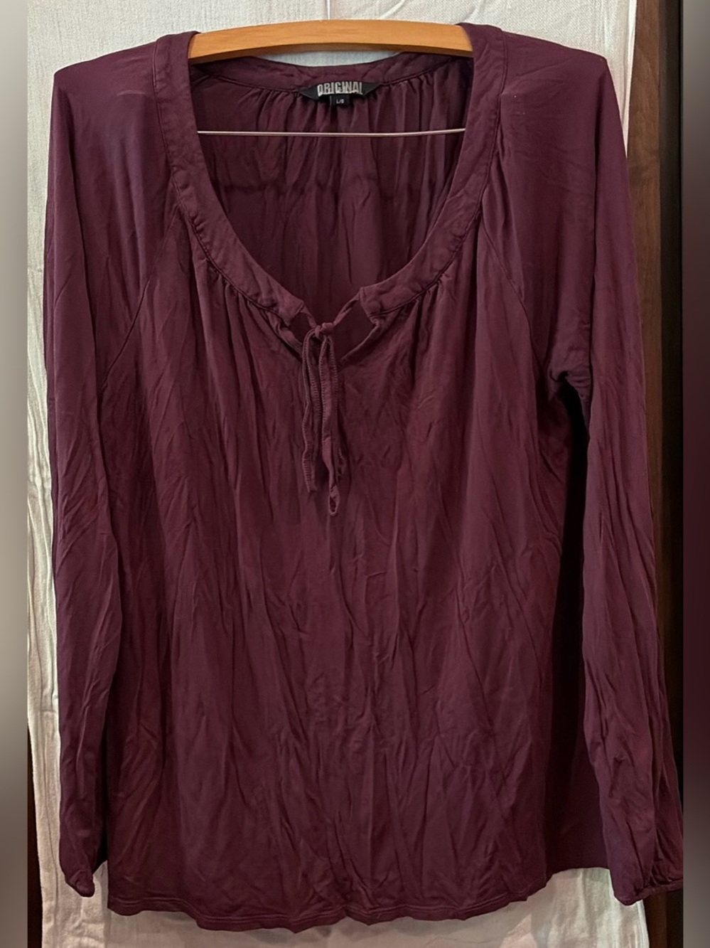 Women's Long-Sleeve Scoop Neck Top in Wine